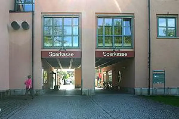 Bild: Glänzender Service für die Sparkasse