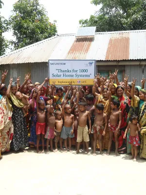 Bild: 1.000 Solaranlagen der NATURSTROM AG helfen armen Familien in Bangladesch