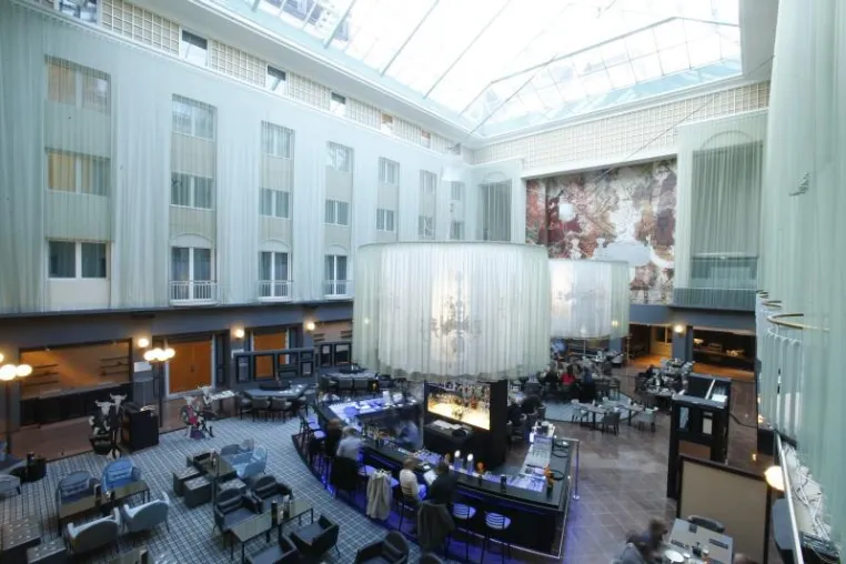 Bild: Lifestyle meets Food - Radisson Blu Hotel, Bremen im neuen, modernen Design mit coolem Beef-Bar-Restaurant