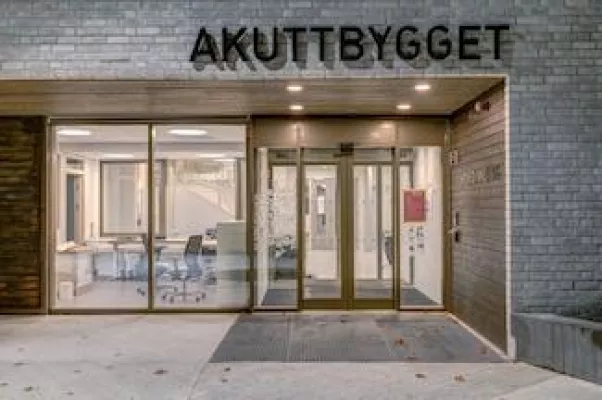 Bild: Krankenhaus verwendet orangefarbenes Licht bei der Behandlung psychiatrisch erkrankter Patienten