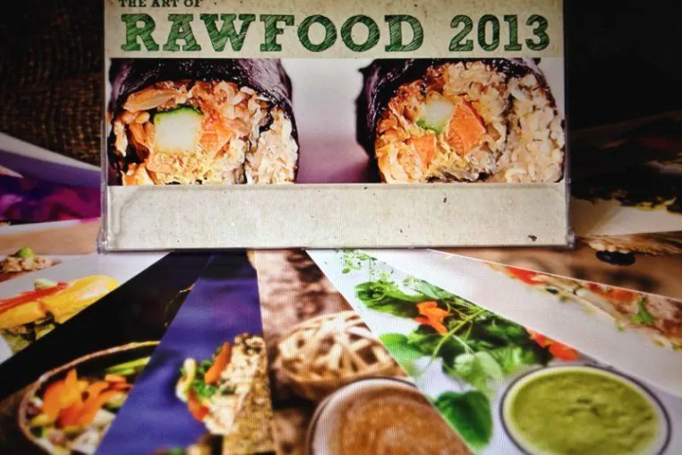 The Art Of Rawfood 2013 Kalender und Rezeptbuch Bild: The Art Of Rawfood 2013 Kalender und Rezeptbuch
