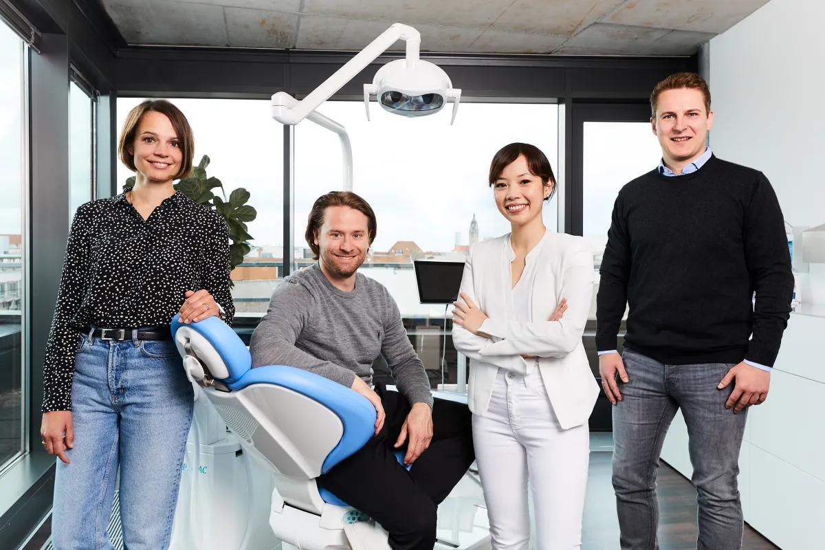 Eva-Maria Meijnen (COO), Lukas Brosseder (MD), Dr. Lan Huong Timm (CMO) und Peter Baumgart (CEO)
