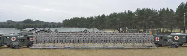 Bild: Fototribüne von 2M für britische Streitkräfte in Paderborn