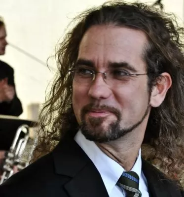 Gefeierte Uraufführung mit dem LandesJugendOrchester Schleswig-Holstein und Matthias Höfs Bild: Gefeierte Uraufführung mit dem LandesJugendOrchester Schleswig-Holstein und Matthias Höfs