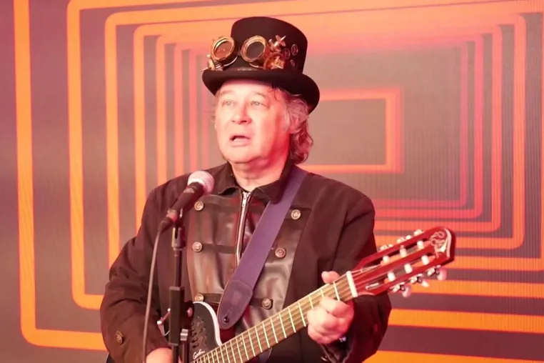 Piet van Dyke - "Song für Winston" jetzt als Video veröffentlicht Bild: Piet van Dyke - "Song für Winston" jetzt als Video veröffentlicht