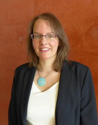 Bild: Mit Strategischem Informationsmanagement zum Erfolg: FH-Absolventenpreis geht an Juliane Reinhardt-Max