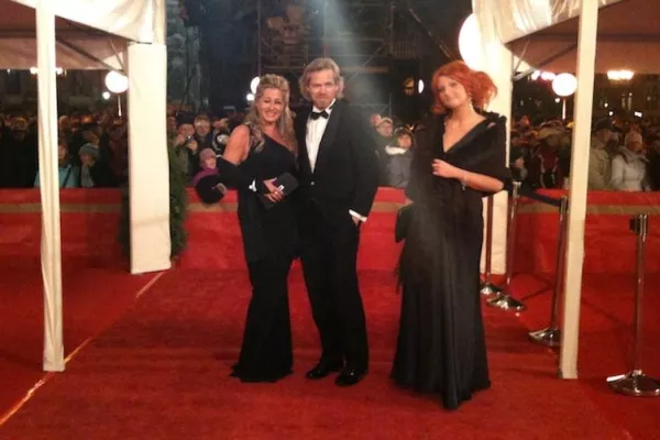 Bild: Frisieren im drei-viertel Takt für den Dresdener Semper-Opernball 2010