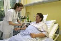 Bild: St. Remigius Krankenhaus Opladen: Pflege mit Herz und Verstand