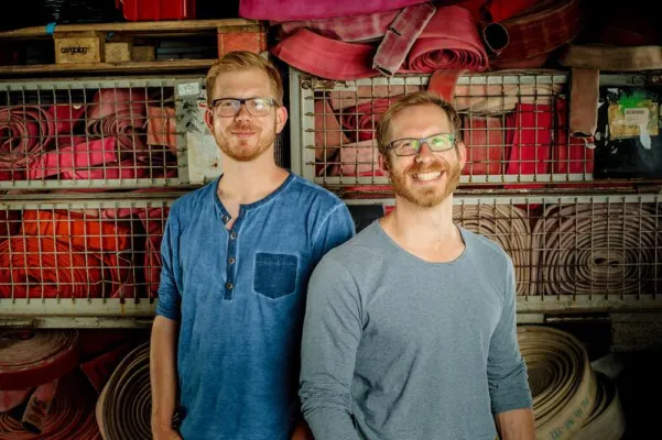 Feuerwear ist 10 Jahre im Einsatz Bild: Feuerwear ist 10 Jahre im Einsatz