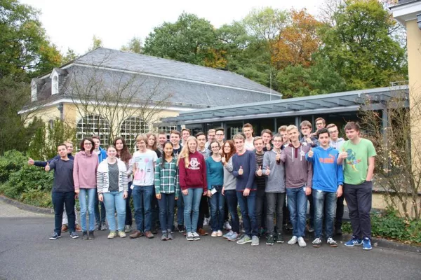 Bild: Fraunhofer-Talent-School: 30 Jugendliche lernten die praktische Seite der Wissenschaft kennen