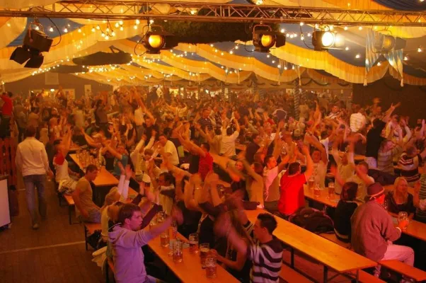 Bild: Berliner Oktoberfest auf dem Alexanderplatz