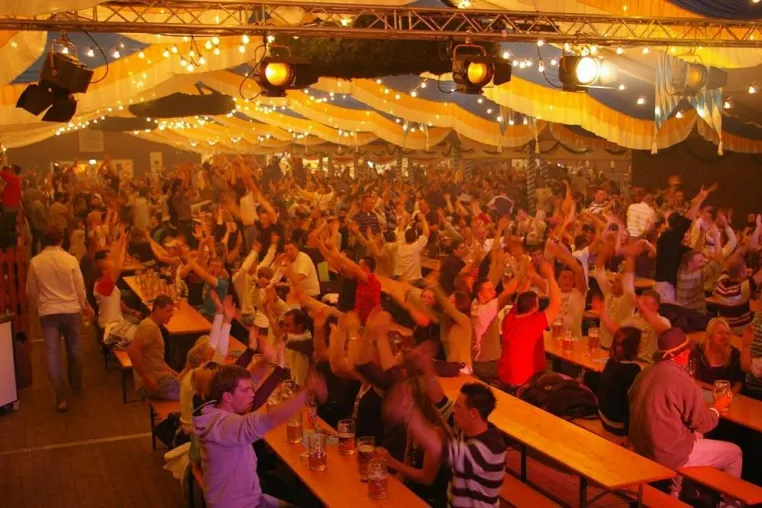 Bild: Berliner Oktoberfest auf dem Alexanderplatz