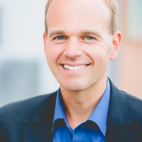 Carsten Rusch dreht für Mercedes-Benz in Stuttgart Bild: Carsten Rusch dreht für Mercedes-Benz in Stuttgart