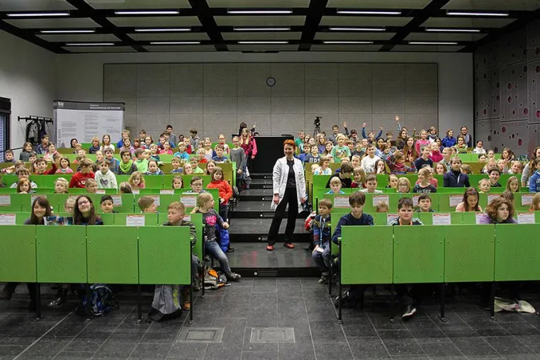 KinderHochschule erklärt wie „Müll“ in den menschlichen Körper kommt Bild: KinderHochschule erklärt wie „Müll“ in den menschlichen Körper kommt