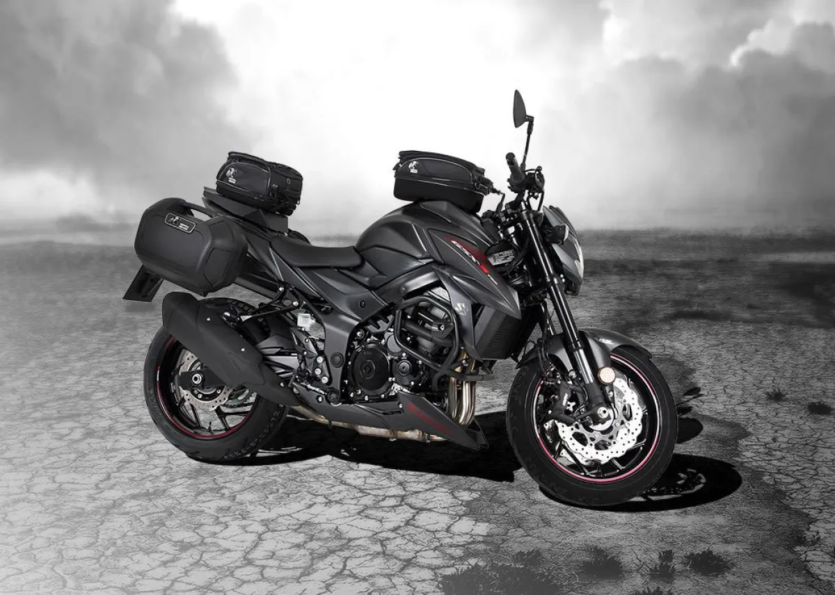 GSX-S 750 mit Orbit Sidecase, Street Hecktasche und Street Tourer M Tankrucksack