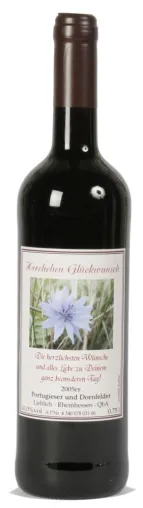 Bild: JUNGES INTERNET STARTUP ERMÖGLICHT DAS DESIGNEN EINER EIGENEN WEIN- ODER SEKTFLASCHE