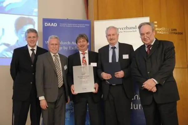 Bild: Hochschule Reutlingen ist Deutschlands „Internationale Hochschule 2010“ – der Star ist die Mannschaft