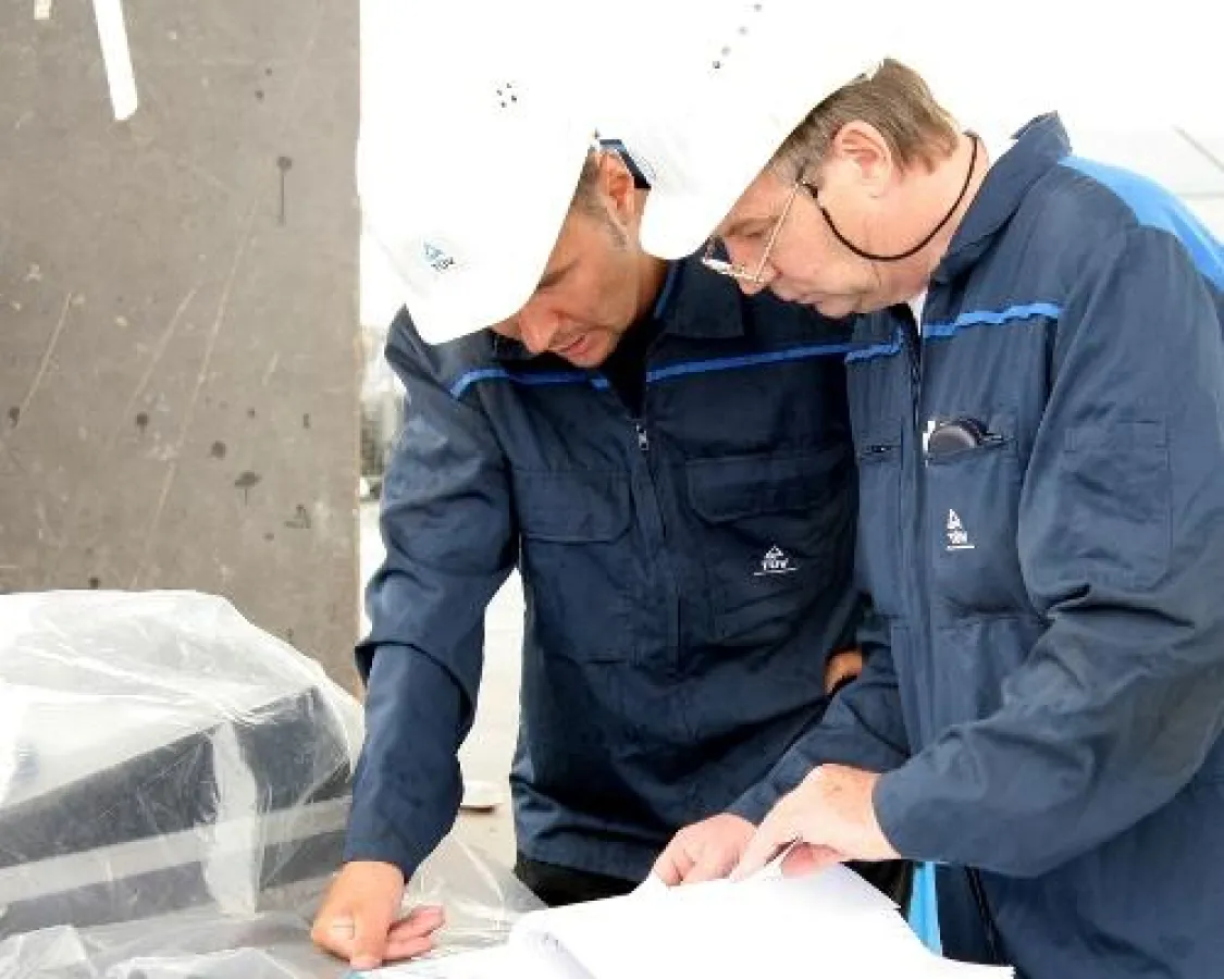 Mit der umfassenden Dokumentation des Mangels hat der Hauseigentümer ein Beweismittel für den Fall, dass die Angelegenheit vor Gericht ausgetragen werden muss. Bild: tdx/TÜV Rheinland