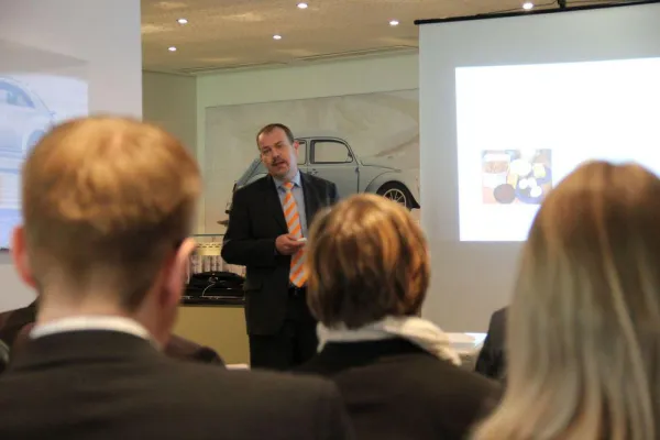 Intelligente Vergütung verknüpft mit Zusatzleistungen stärkt Mitarbeiterbindung im Unternehmen Bild: Intelligente Vergütung verknüpft mit Zusatzleistungen stärkt Mitarbeiterbindung im Unternehmen