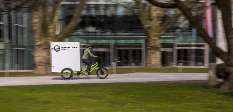 Bild: Kostenlose und nachhaltige Abholung von Kleiderspenden