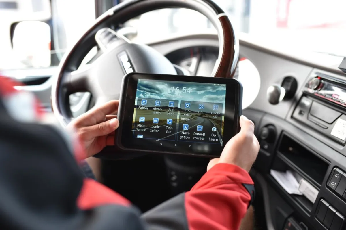 Das FleetXPS Tablet im Einsatz bei HEINLOTH