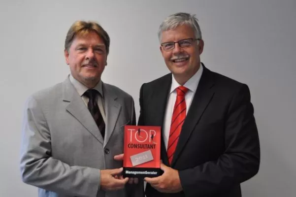 Bild: Die MAM Management Akademie München GmbH erhält Auszeichnung zum TOP CONSULTANT 2011 für den Mittelstand
