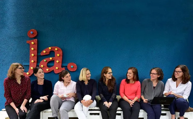 Peschel Communications: 20 Jahre Übersetzen, Dolmetschen und Lektorieren in Freiburg und der Welt Bild: Peschel Communications: 20 Jahre Übersetzen, Dolmetschen und Lektorieren in Freiburg und der Welt