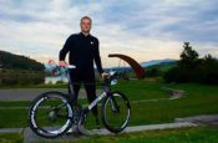 Bild: Trotz Beinamputation fest im Leben stehen