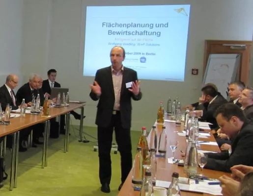 Bild: Viel Stoff für Diskussionen um erfolgreiche Flächenbewirtschaftung auf dem Retailtag von W+P Solutions