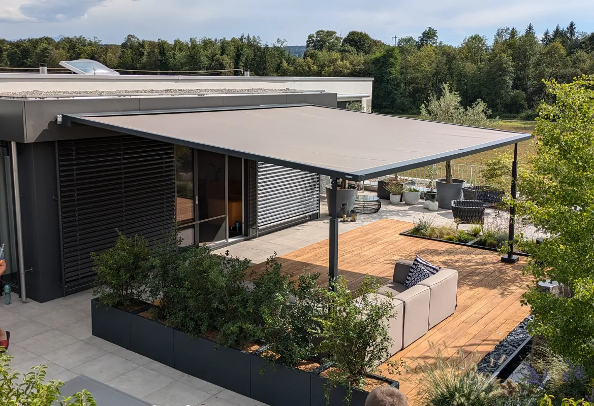 Die neue „pergola style“ von markilux ist bei Kunden mit ihrem grazilen Design gut angekommen. (© markilux)