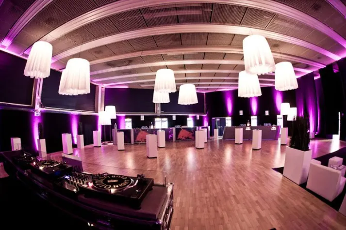 Bild: Freibauten inszeniert CRO´s Aftershowparty