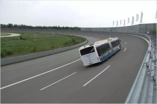 Bild: Busse ins Schaufenster
