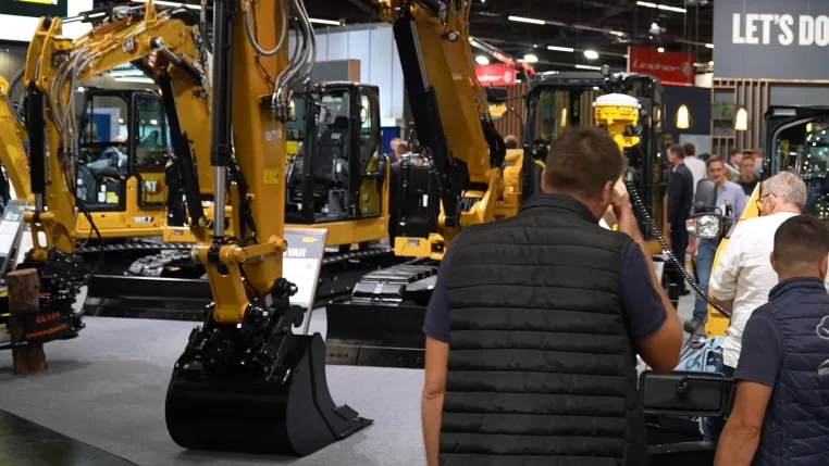 Kompakte Baumaschinen werden flexibler im Landschaftsbau Bild: Kompakte Baumaschinen werden flexibler im Landschaftsbau