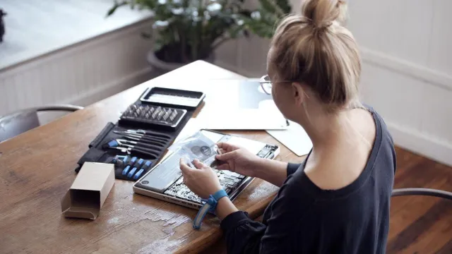 Bild: #FixAtHome: Online-Community iFixit startet DIY-Aktion gegen die Wegwerfmentalität