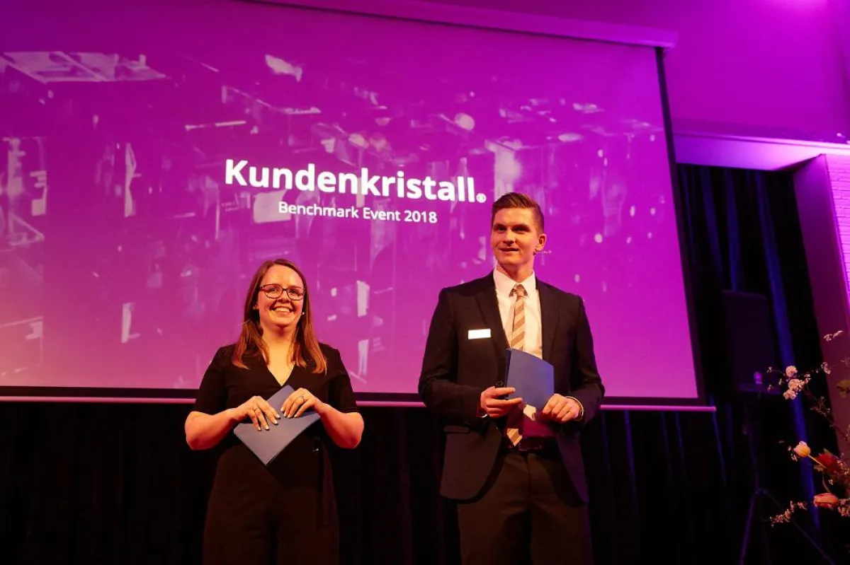 Emma Sommer und Torben Rudnick (beide AktivBo) bei der Preisverleihung