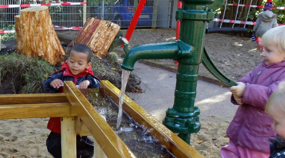 Teilansicht der Wasserspiellandschaft