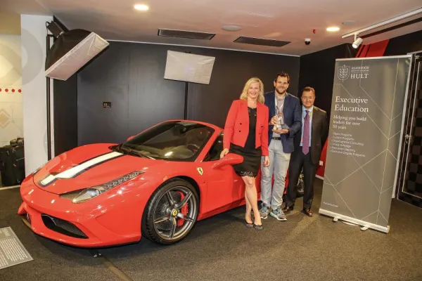 Bild: Preisverleihung Digital Transformer 2018 von Ashridge und Ferrari