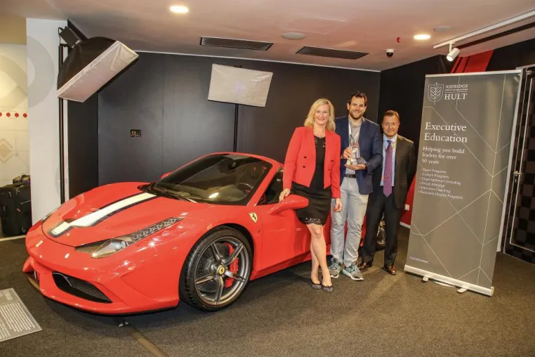 Preisverleihung Digital Transformer 2018 von Ashridge und Ferrari Bild: Preisverleihung Digital Transformer 2018 von Ashridge und Ferrari
