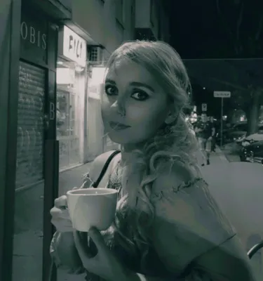 Bild: Soziale Medien und die Kommunikation der Jüngeren Generation durch Memes: Der Fall von "mad_monica"