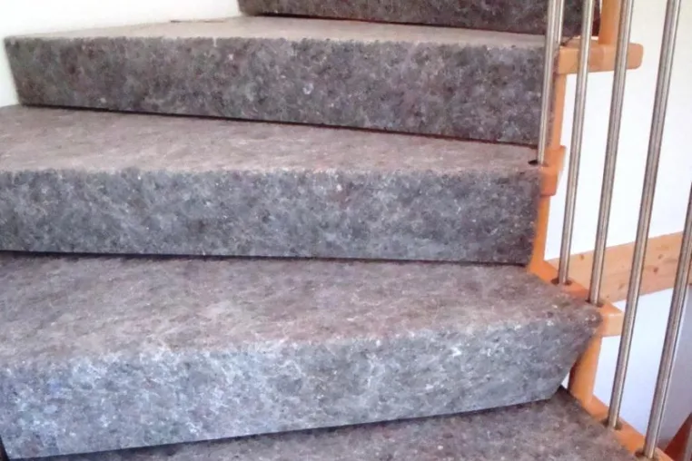 Holztreppen während der Bauphase nachhaltig schützen Bild: Holztreppen während der Bauphase nachhaltig schützen