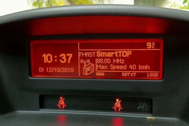 Bild: SmartTOP Verdecksteuerung für Peugeot 207 CC und 307 CC jetzt über Fahrzeugdisplay programmierbar
