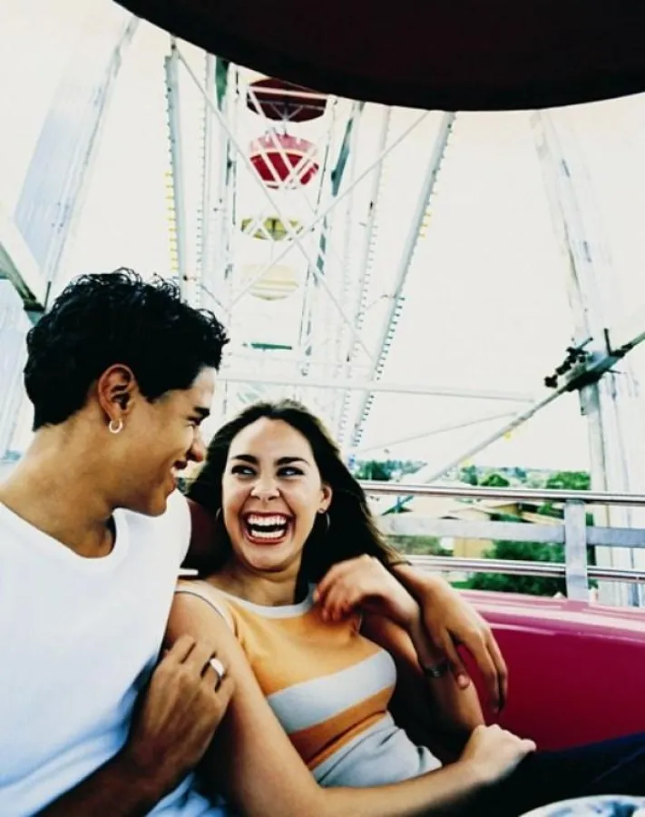 Hochgefühl auf dem Riesenrad - Für 50 Prozent der Singles schönster Ort zum Küssen