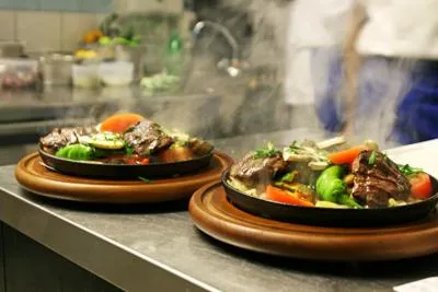 Berliner Restaurant-Hopping wieder gestartet: Im kurdischen Restaurant Roj Bild: Berliner Restaurant-Hopping wieder gestartet: Im kurdischen Restaurant Roj