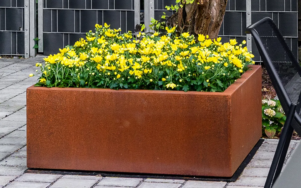 Cortenstahl Pflanzkübel von Greenbop (© Greenbop)