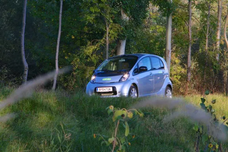 Bild: Caruso Carsharing: Mit Elektroautos sechsmal um die Welt