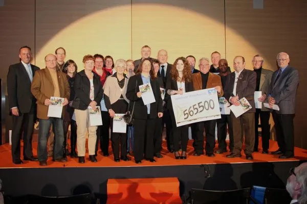 Bild: Volksbank Mittelhessen spendet 565.500 Euro