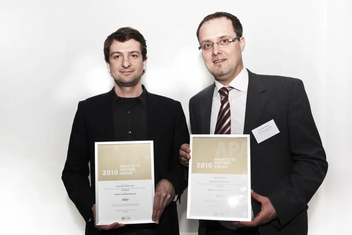 Florian Strähle (links), Leitung Marketing, und Alexander Wiemer (rechts), Vertrieb, von der Strähle Raum-Systeme GmbH.
