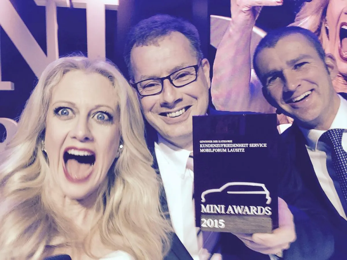 Barbara Schöneberger, Dirk Strebe und Christian Ach, Leiter MINI Deutschland (v.l.)