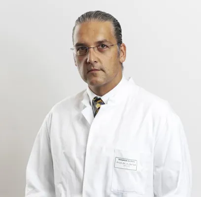 Bild: Per Ultraschall ins Gehirn – Neurochirurgen der Zentralklinik führen Biopsien unter Ultraschallkontrolle durch