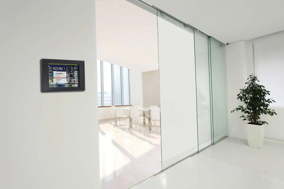 Konferenzräume elegant managen mit proNestor Display